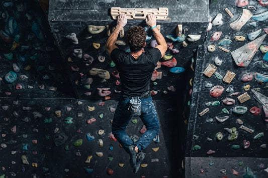 No-Hang Lift vs Hangboarding for Climbing... Which Builds Stronger Fingers?